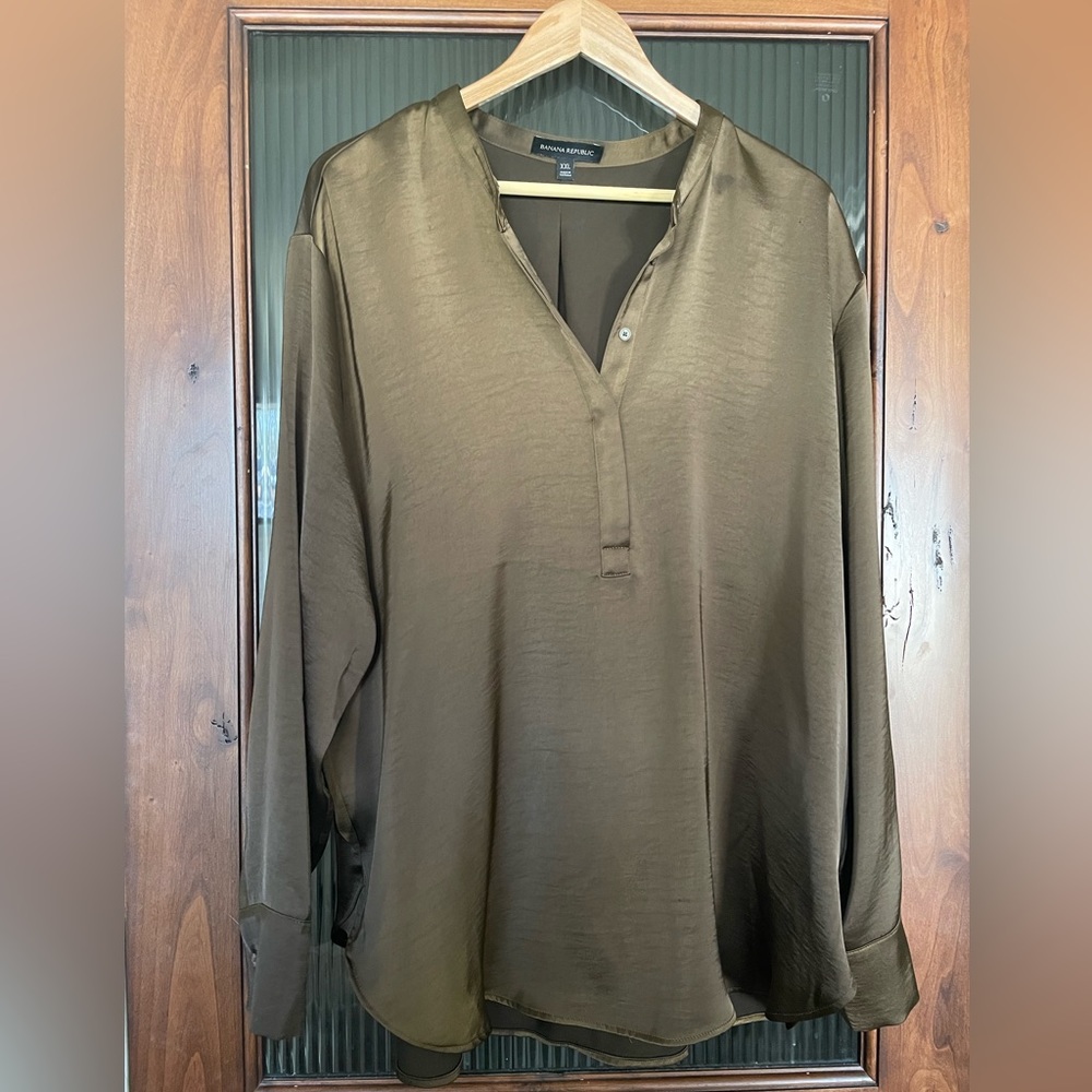 Banana Republic army green silky blouse XXL EUC